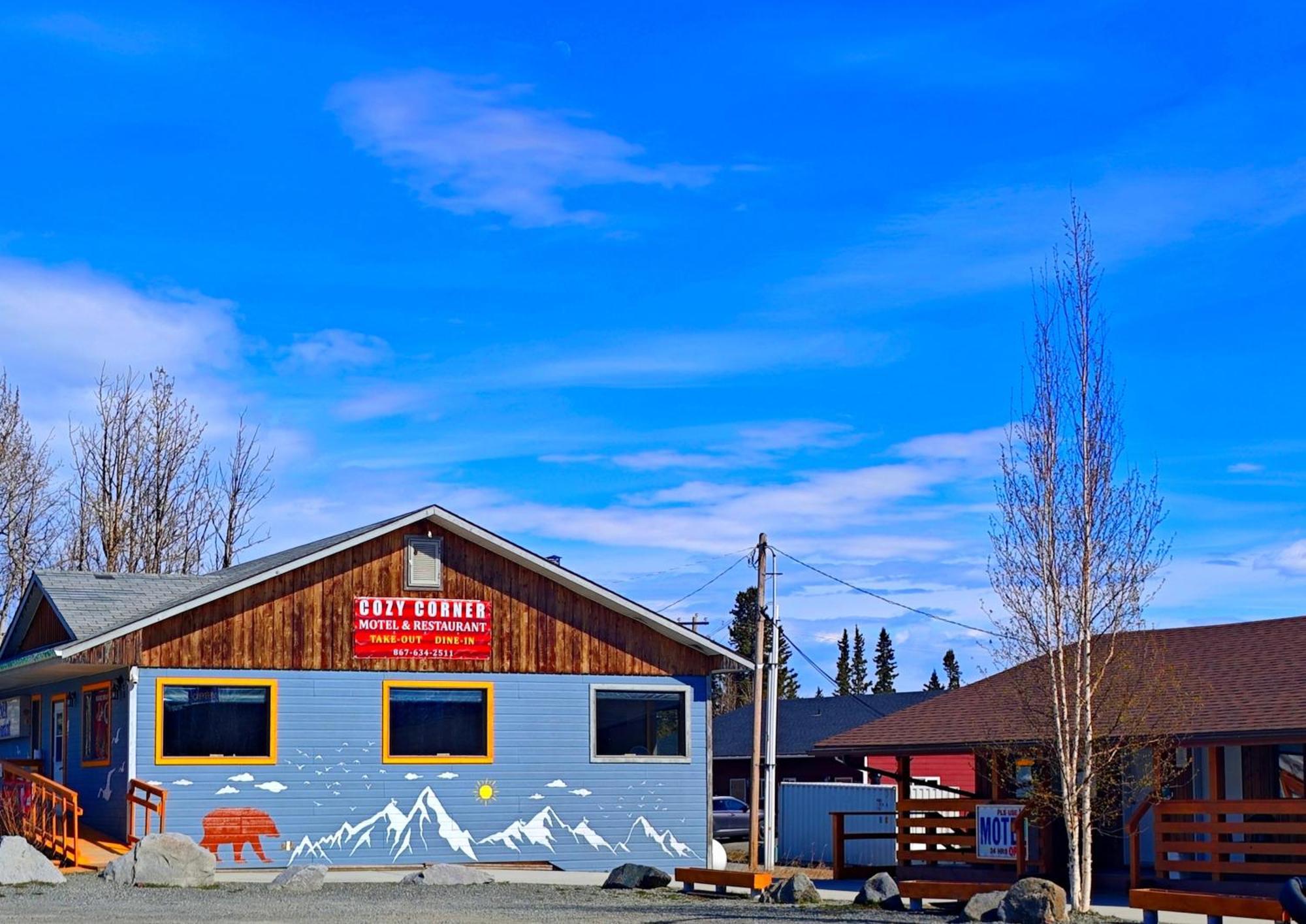 Cozy Corner Motel & Restaurant Haines Junction Exterior photo