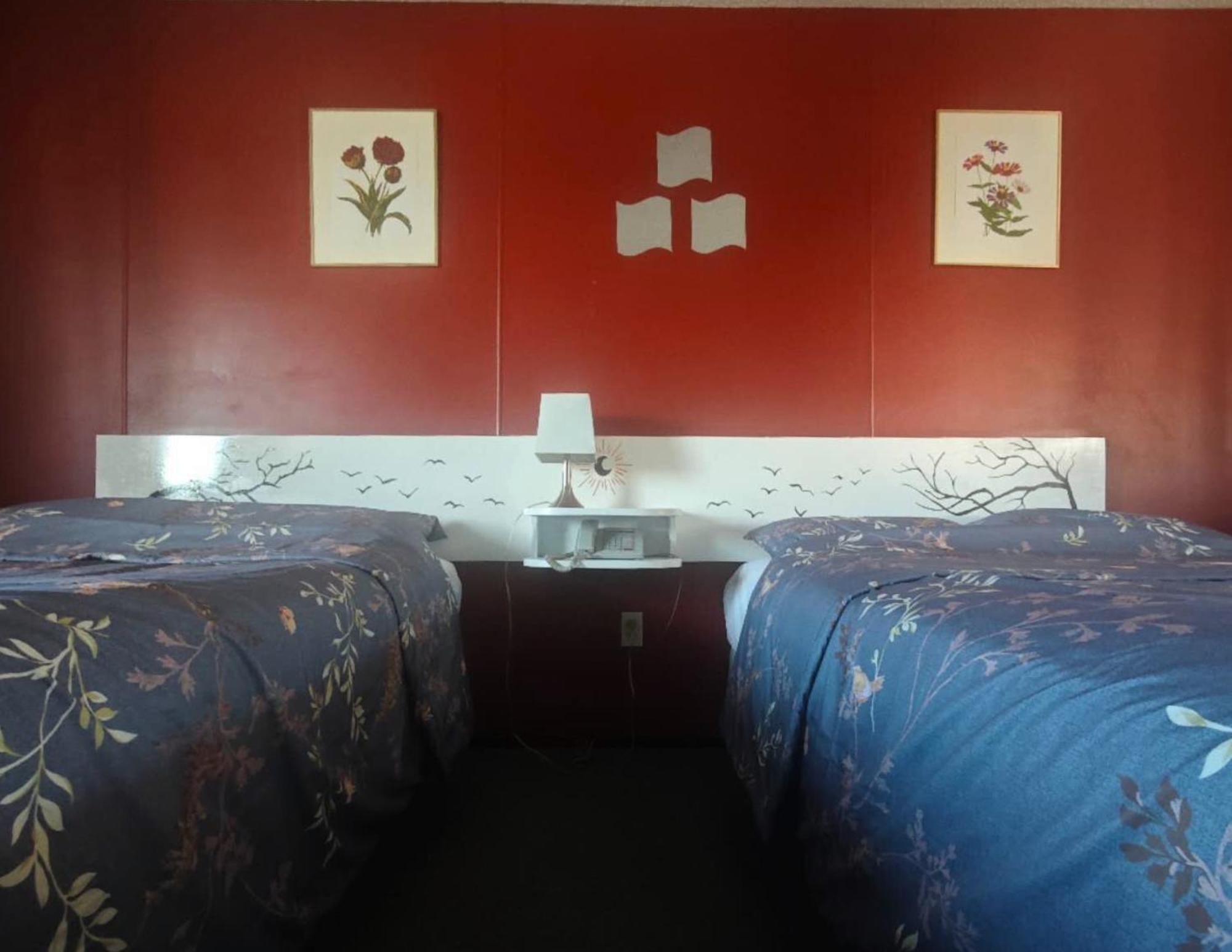 Cozy Corner Motel & Restaurant Haines Junction Exterior photo